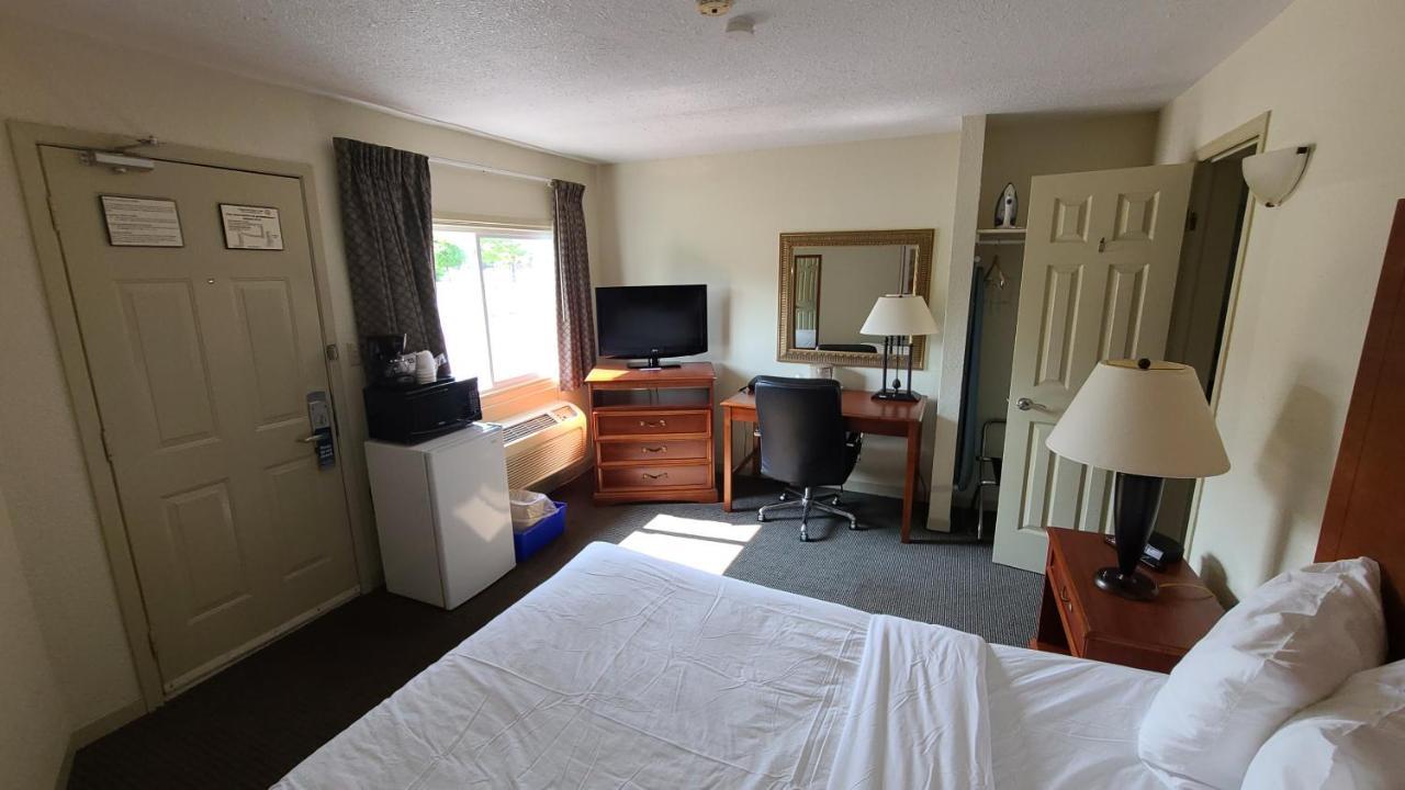 Travelodge By Wyndham Gananoque Dış mekan fotoğraf