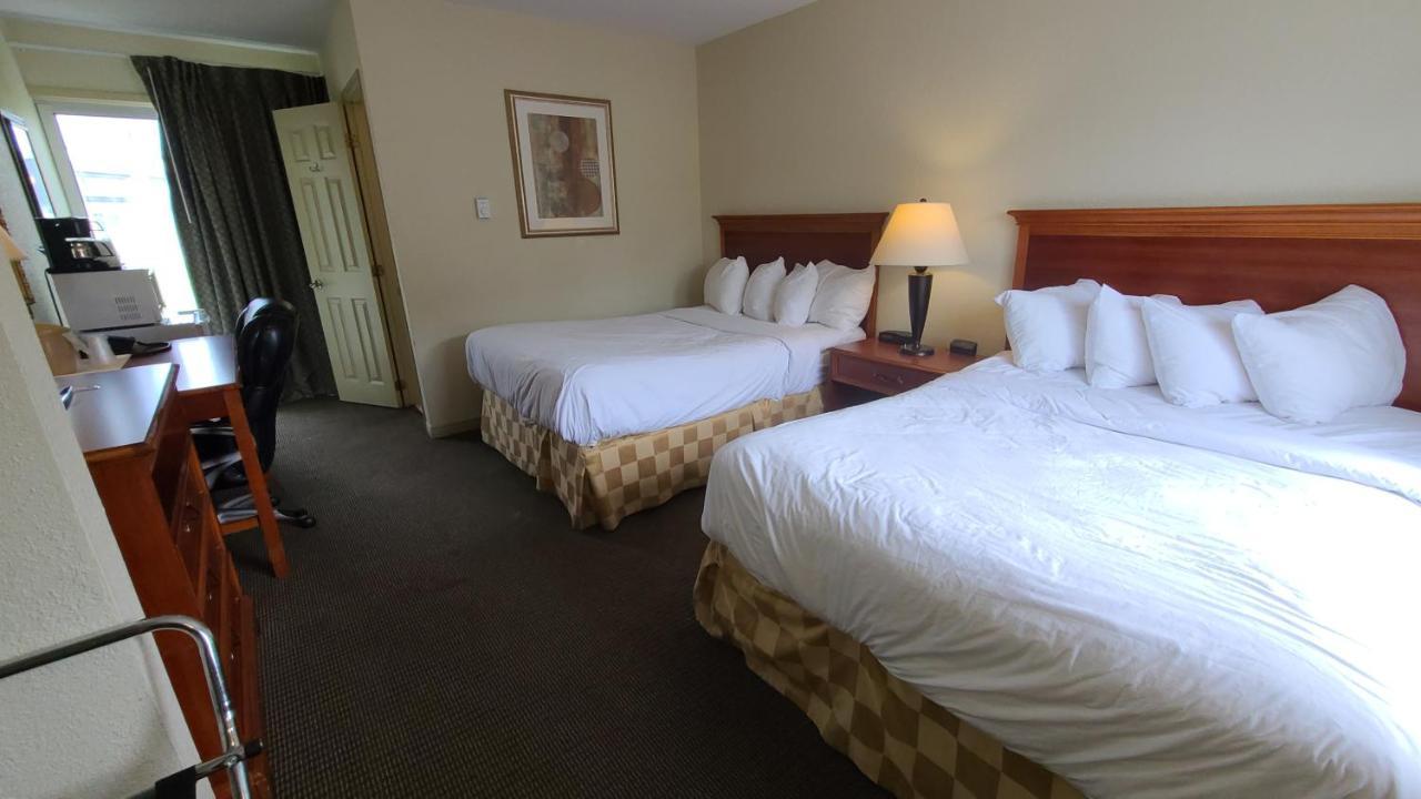 Travelodge By Wyndham Gananoque Dış mekan fotoğraf