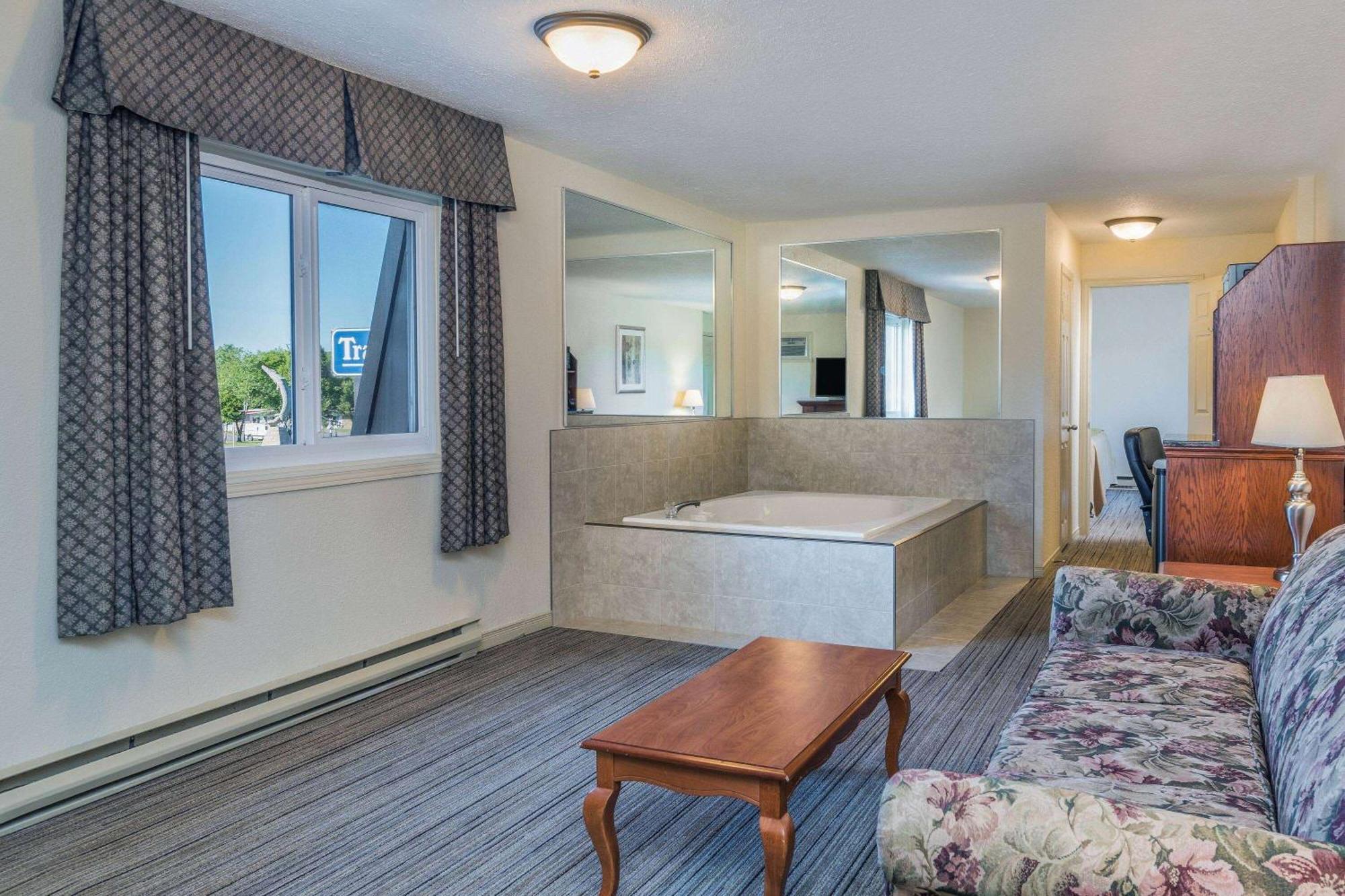 Travelodge By Wyndham Gananoque Dış mekan fotoğraf