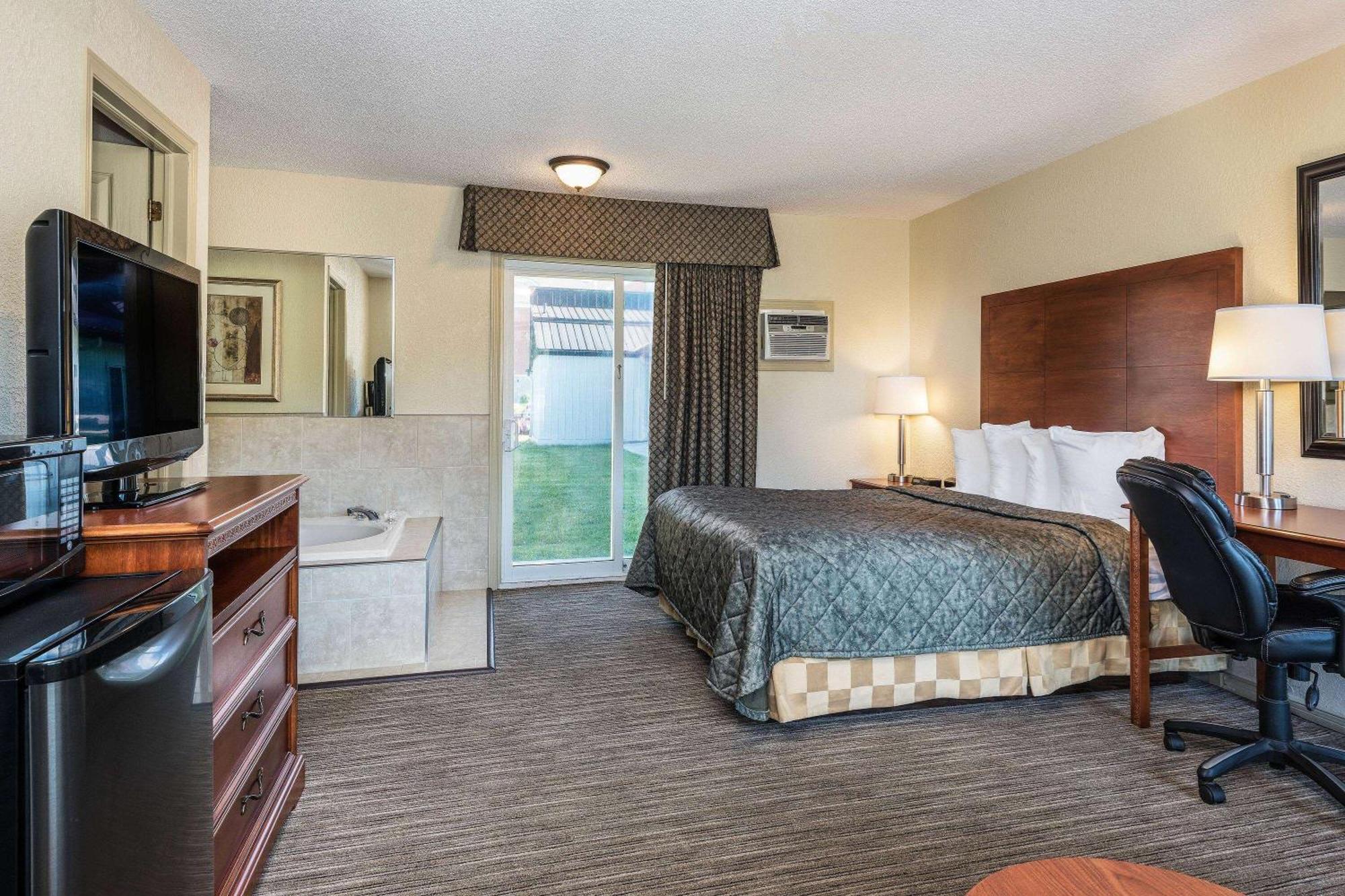 Travelodge By Wyndham Gananoque Dış mekan fotoğraf